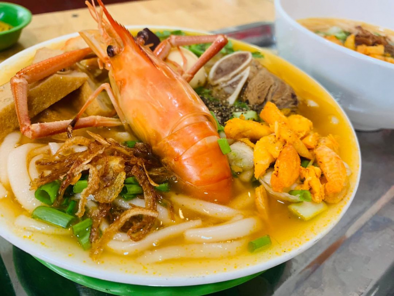 Bà Yum - Quán bánh canh ghẹ ngon Ung Văn Khiêm