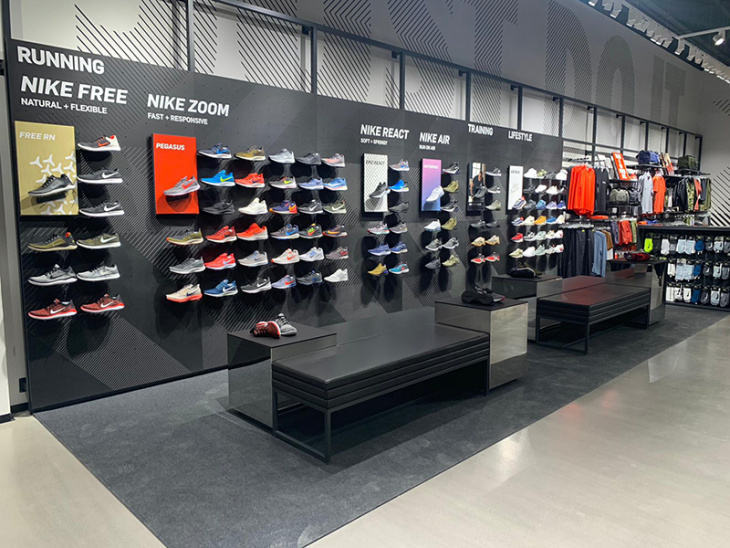 Cửa hàng bán giày Nike - Nike Tràng Tiền Plaza